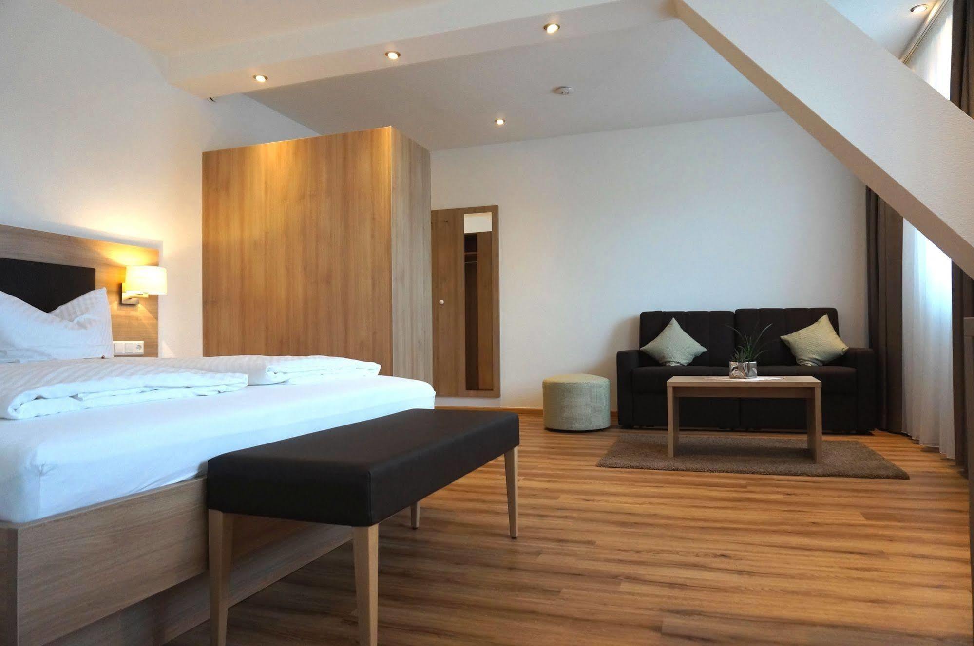 דונאו-אשינגן Flair Hotel Gruener Baum מראה חיצוני תמונה